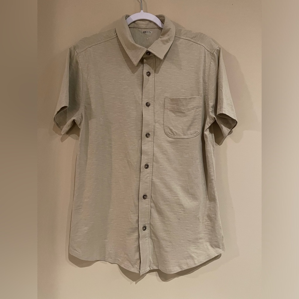J CREW men’s short sleeve button down knot shirt, front pocket, point collar